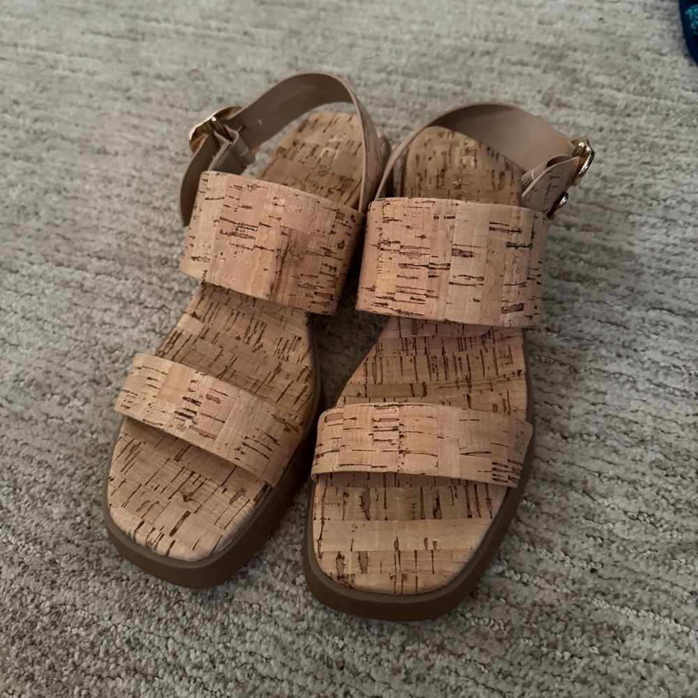 AEROSOLES Dove Cork-Effect Tan Platform Strappy Sandals